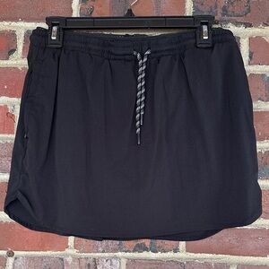 Member’s Mark Women’s Woven Trek Skort with Drawstring and Zipper Pockets